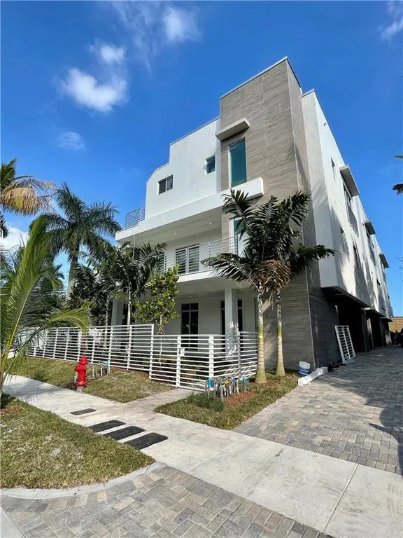 7 SE 11th Avenue #Unit 6