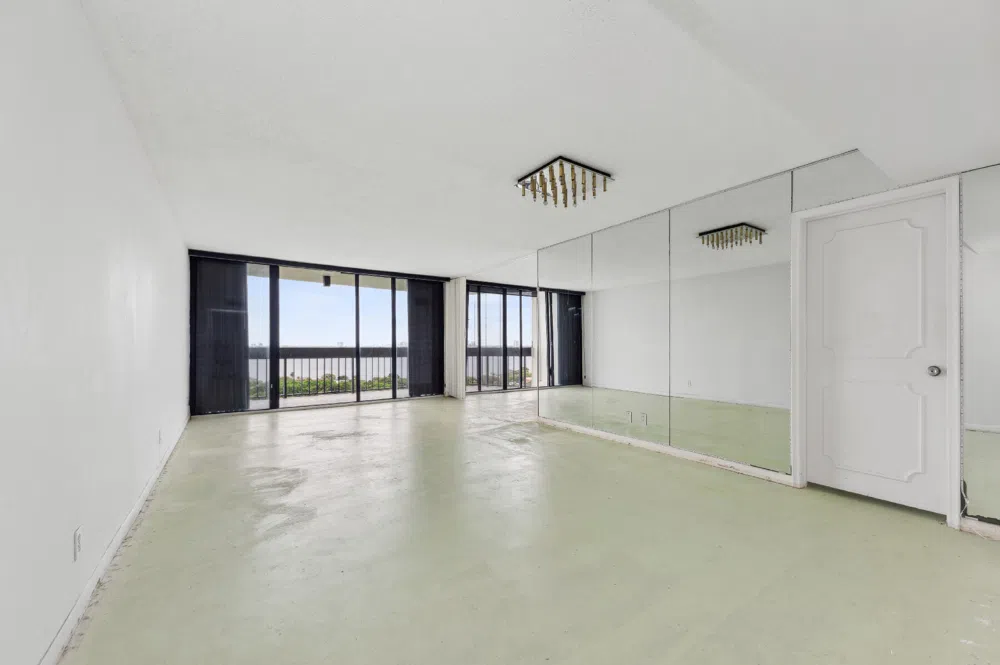 2000 Presidential Way #1903