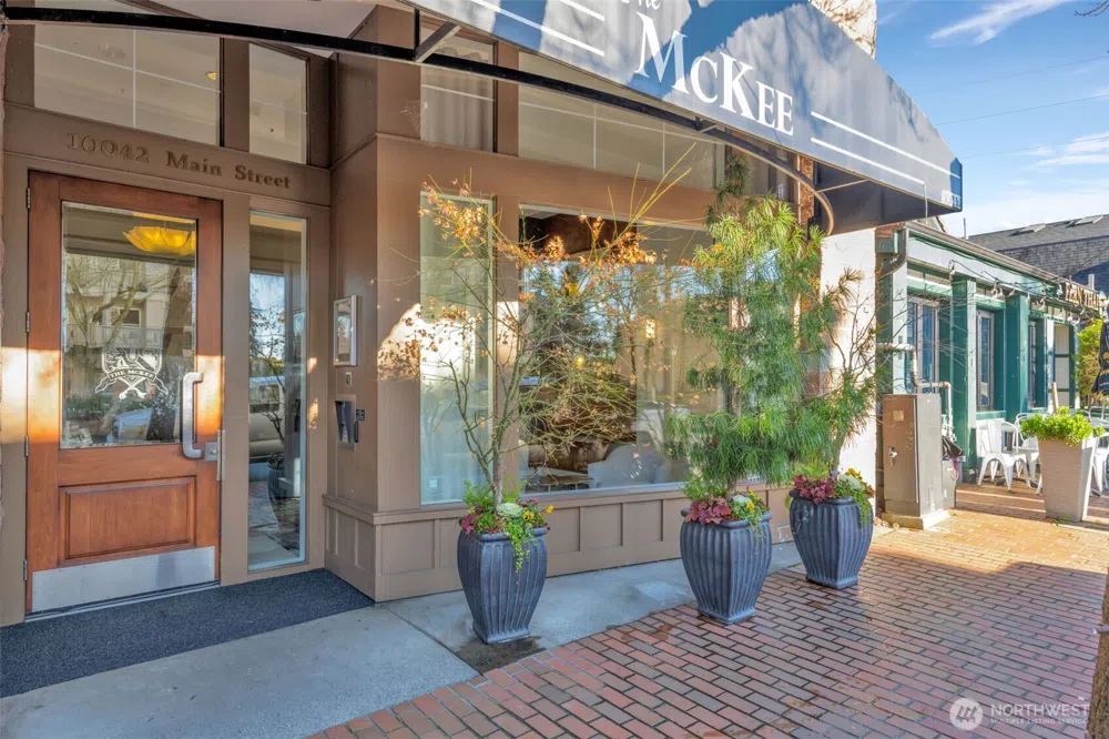 10042 Main Street #506