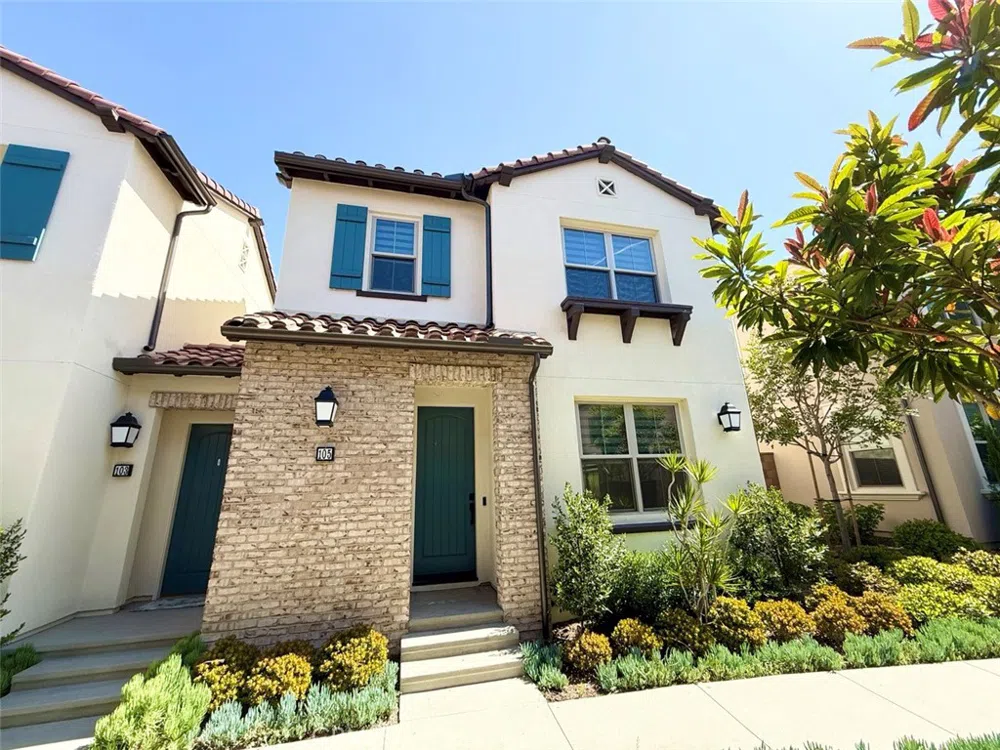 105 Sugarwood Irvine, CA 92618