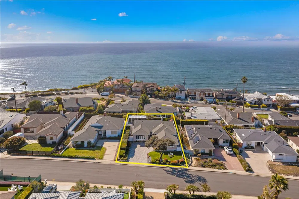 627 Camino De Encanto