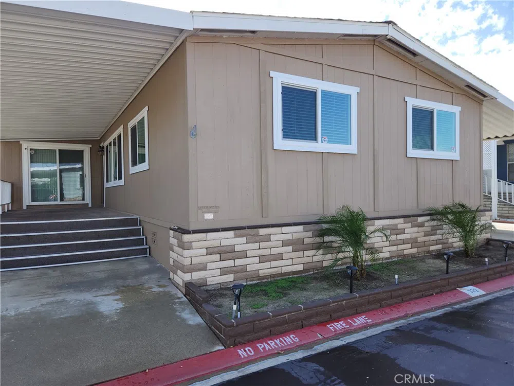 1456 E Philadelphia Street #322