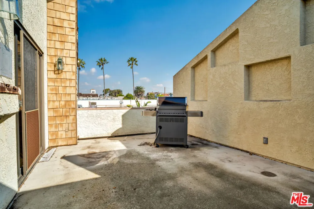 411 S Broadway #B Redondo Beach, CA 90277
