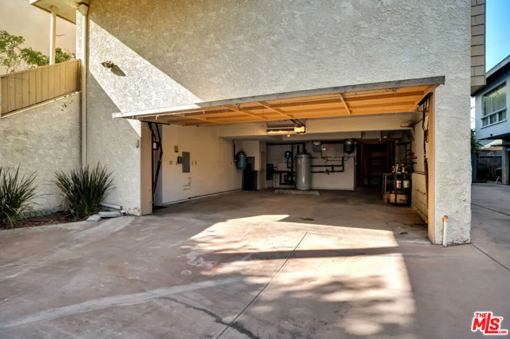 411 S Broadway #B Redondo Beach, CA 90277