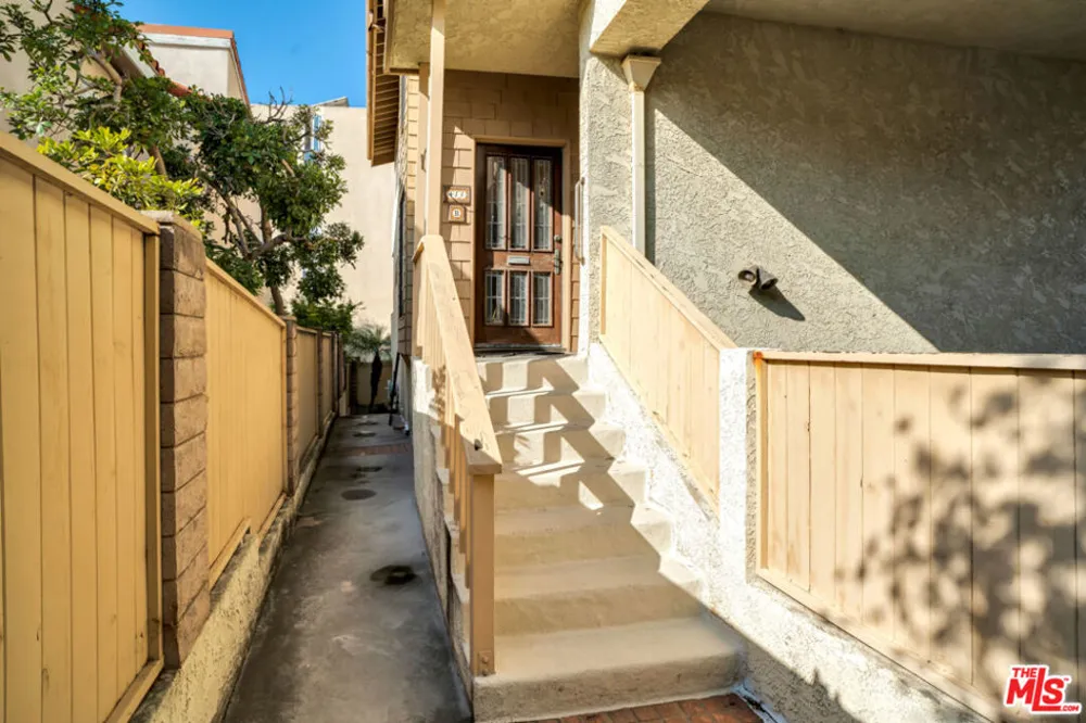 411 S Broadway #B Redondo Beach, CA 90277