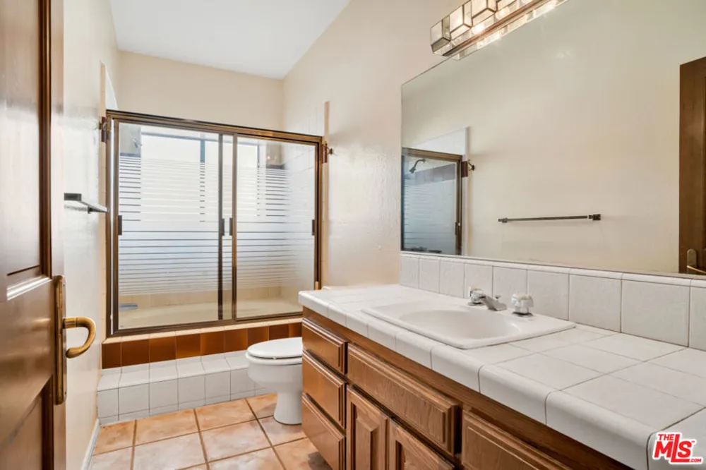 411 S Broadway #B Redondo Beach, CA 90277