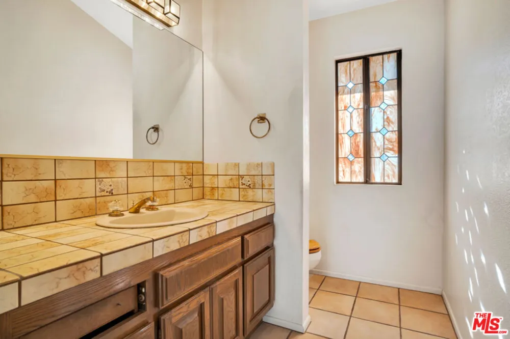 411 S Broadway #B Redondo Beach, CA 90277