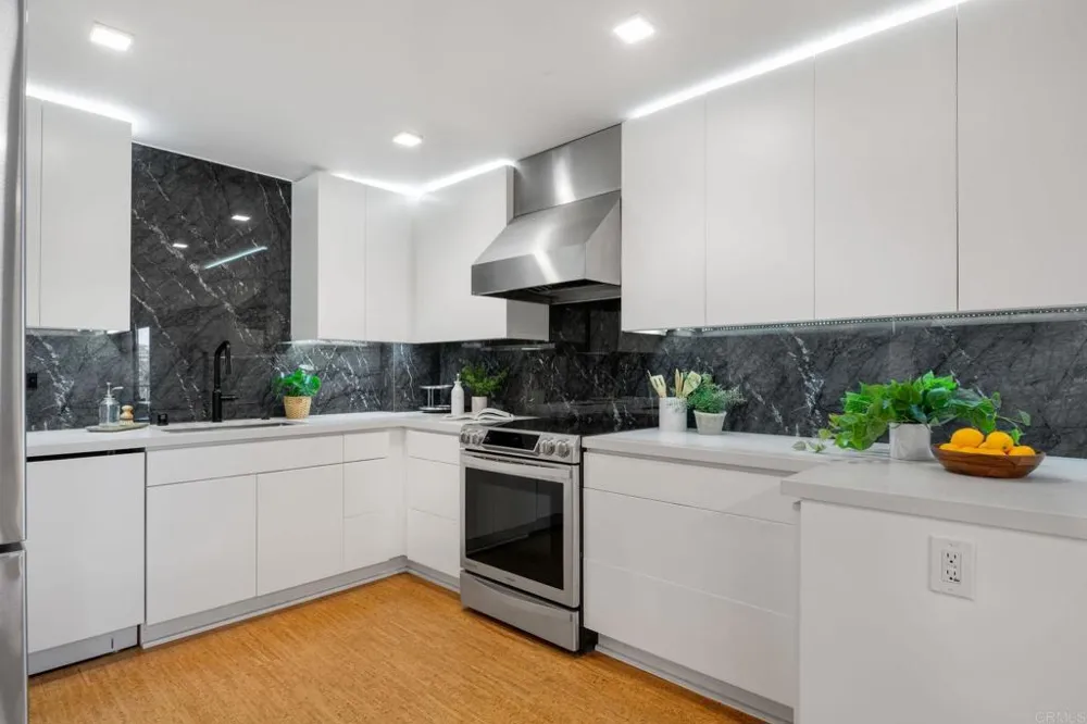 4944 Cass St #605 San Diego, CA 92109