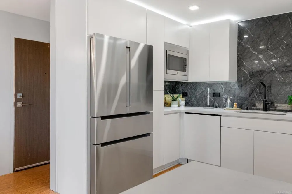 4944 Cass St #605 San Diego, CA 92109