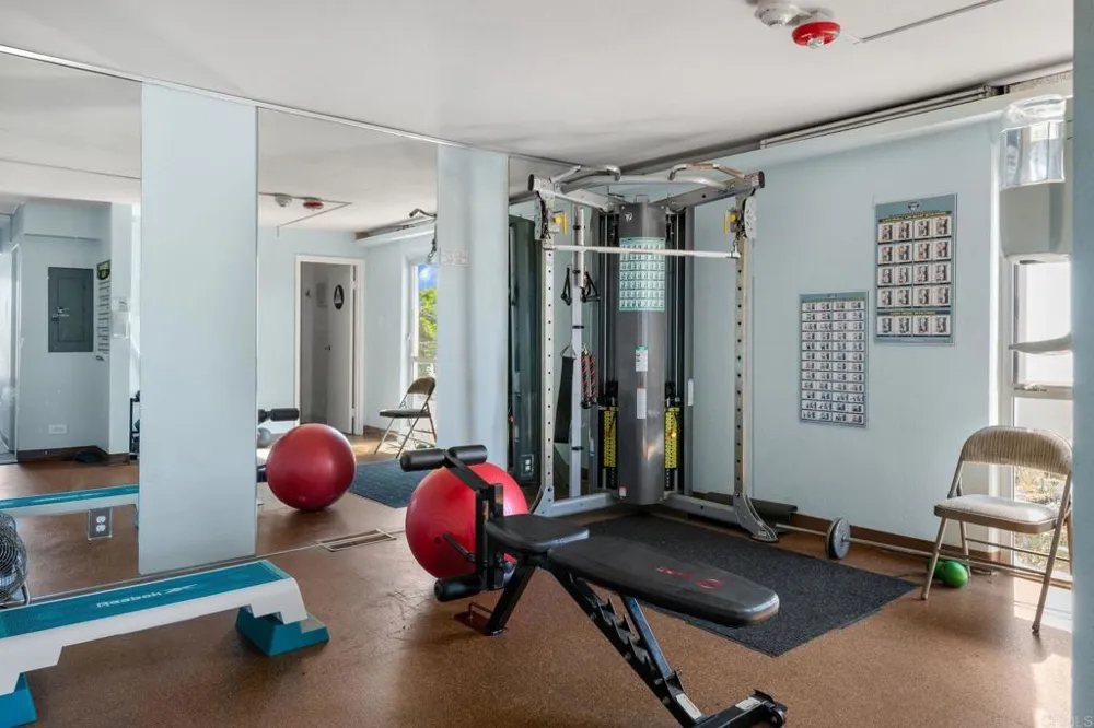4944 Cass St #605 San Diego, CA 92109