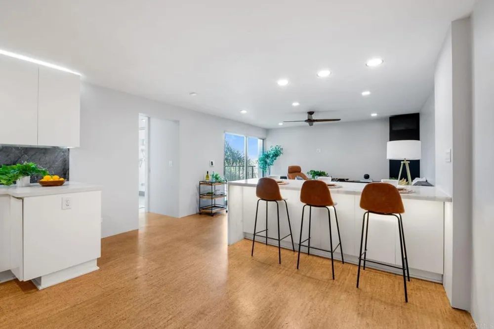 4944 Cass St #605 San Diego, CA 92109