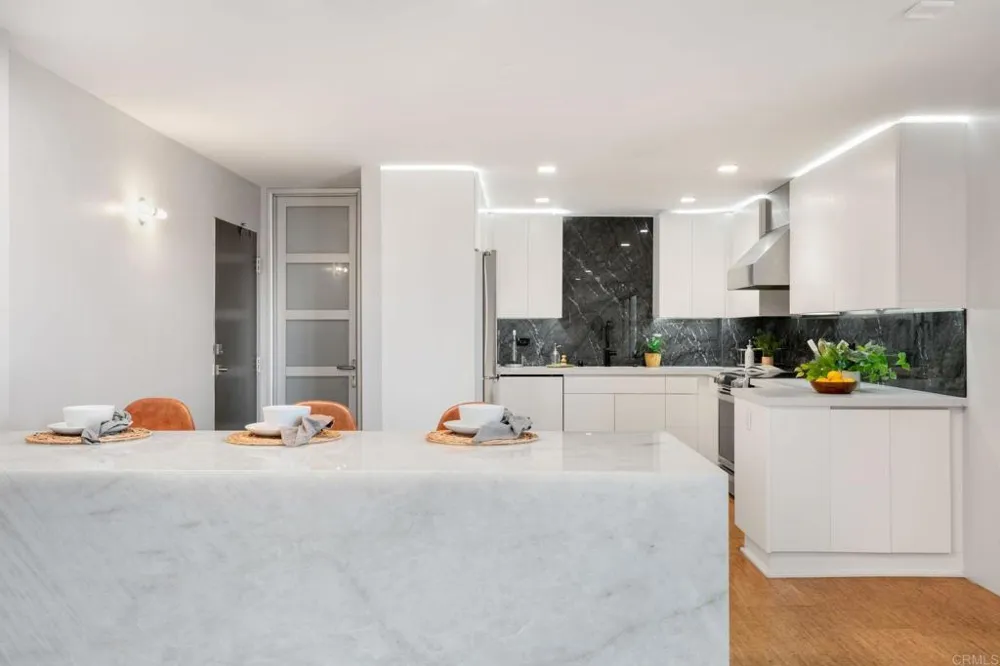 4944 Cass St #605 San Diego, CA 92109