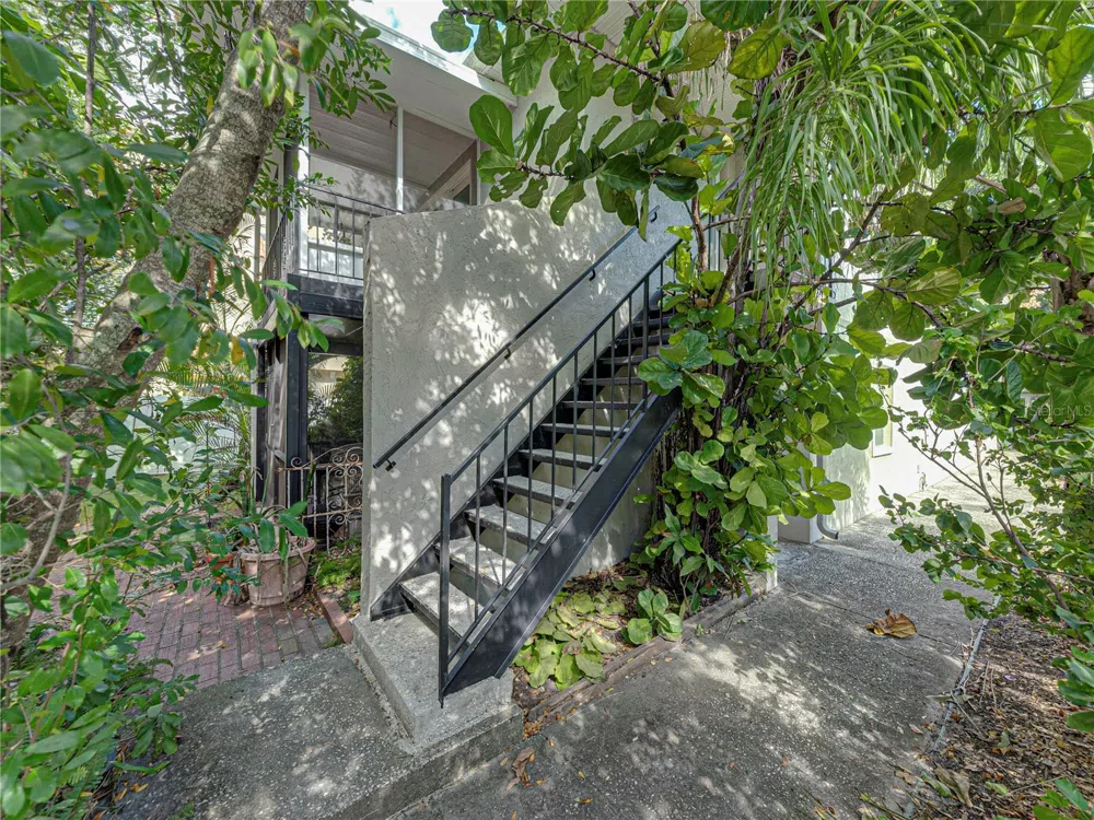 1011 S MOODY AVENUE #32