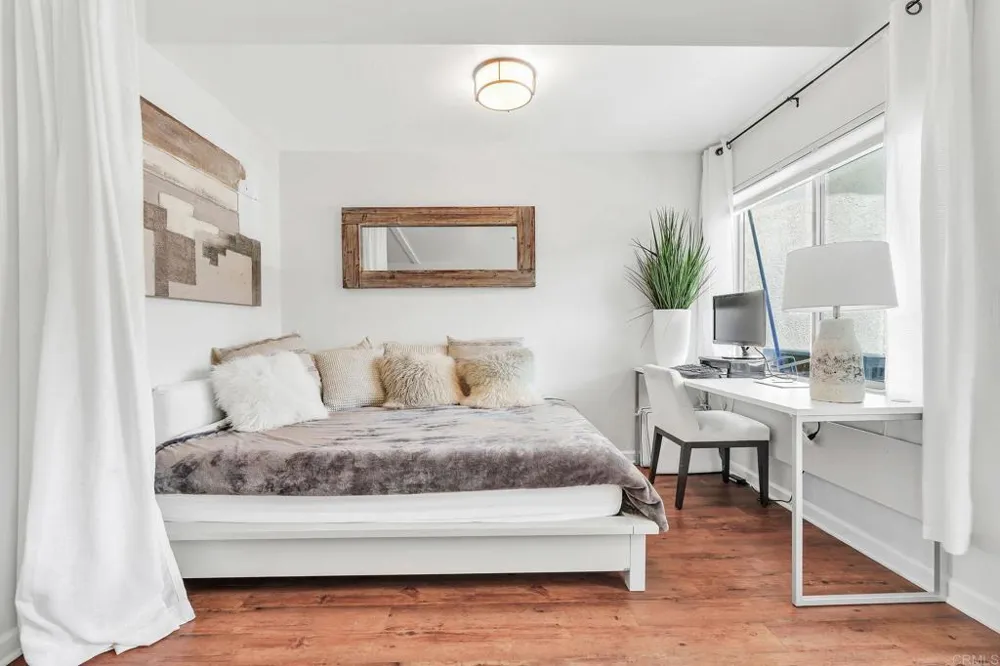 687 S Coast Highway 101 #302 Encinitas, CA 92024