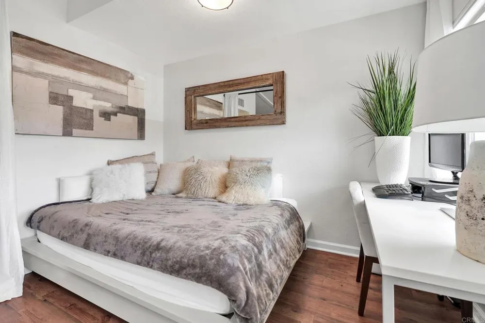 687 S Coast Highway 101 #302 Encinitas, CA 92024