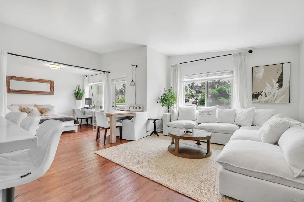 687 S Coast Highway 101 #302 Encinitas, CA 92024
