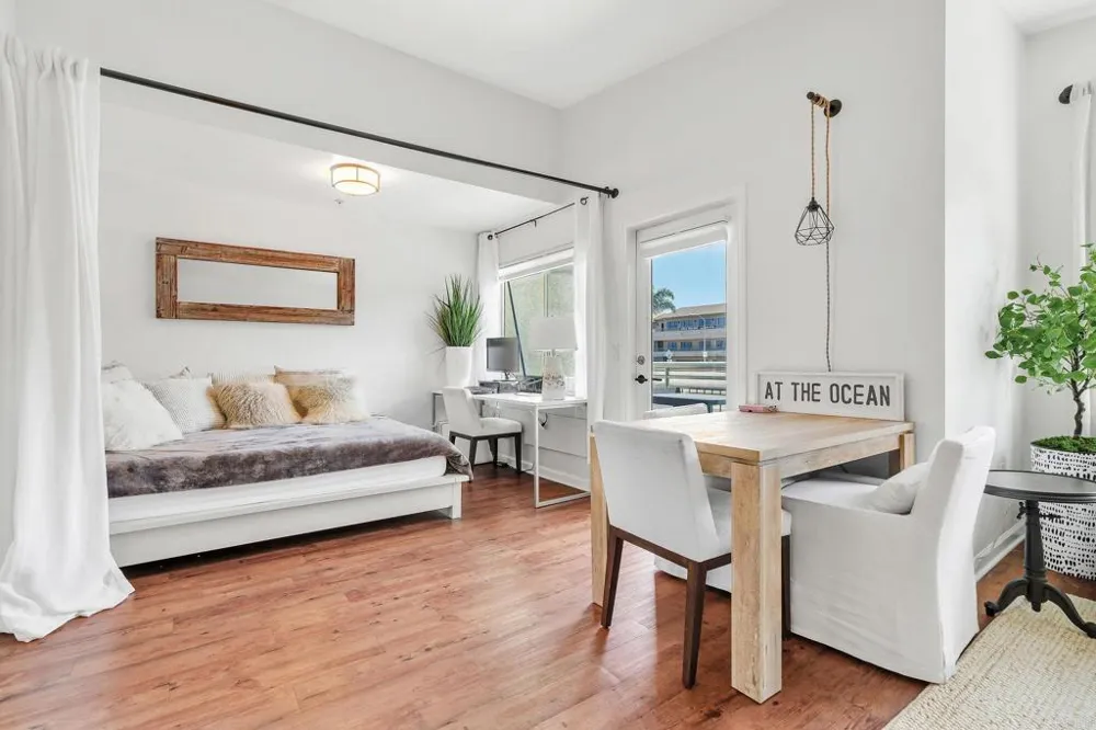 687 S Coast Highway 101 #302 Encinitas, CA 92024