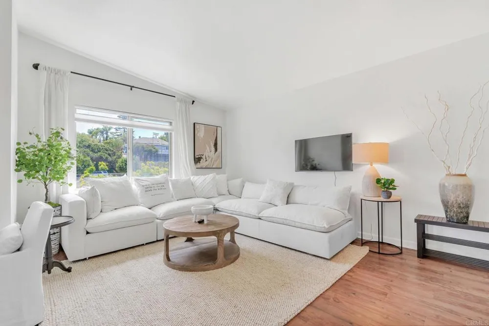687 S Coast Highway 101 #302 Encinitas, CA 92024