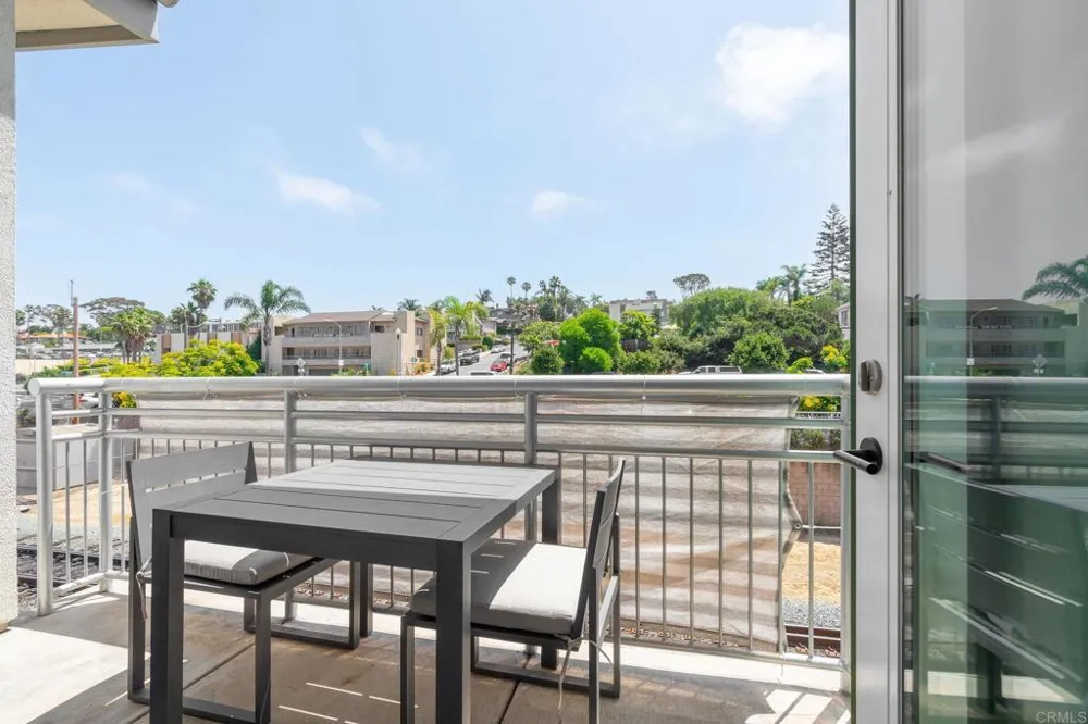 687 S Coast Highway 101 #302 Encinitas, CA 92024