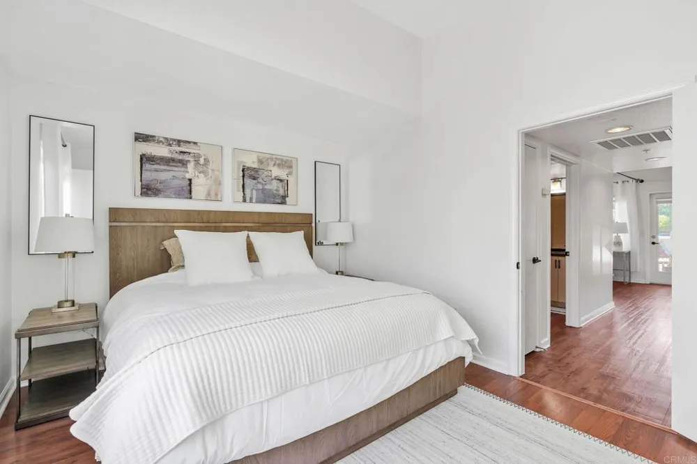 687 S Coast Highway 101 #302 Encinitas, CA 92024