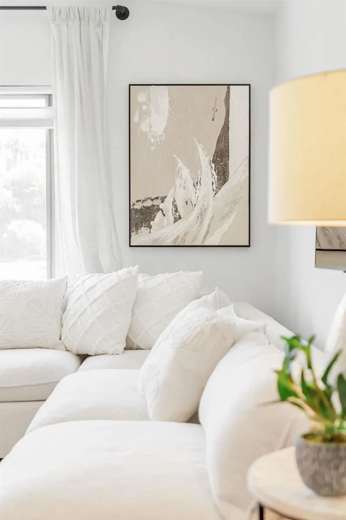 687 S Coast Highway 101 #302 Encinitas, CA 92024