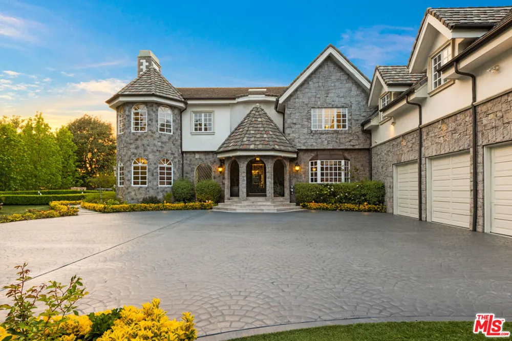 3170 KINGS COURT Los Angeles, CA 90077