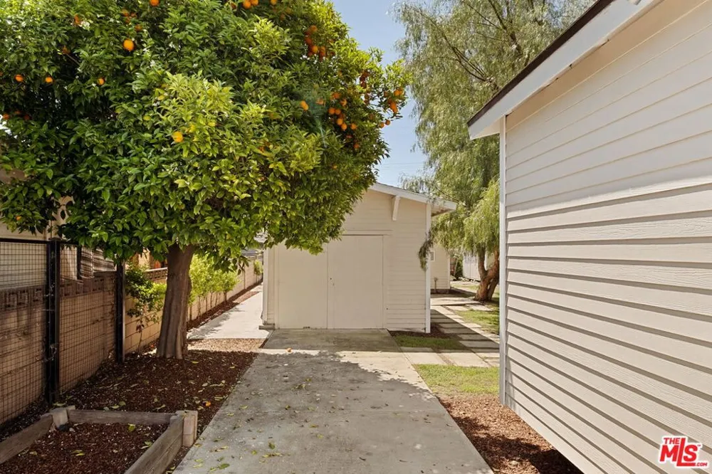1590 Glen Aylsa Avenue Los Angeles, CA 90041