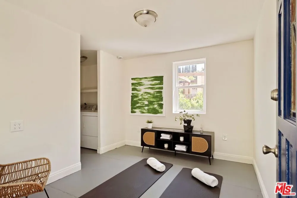 1590 Glen Aylsa Avenue Los Angeles, CA 90041