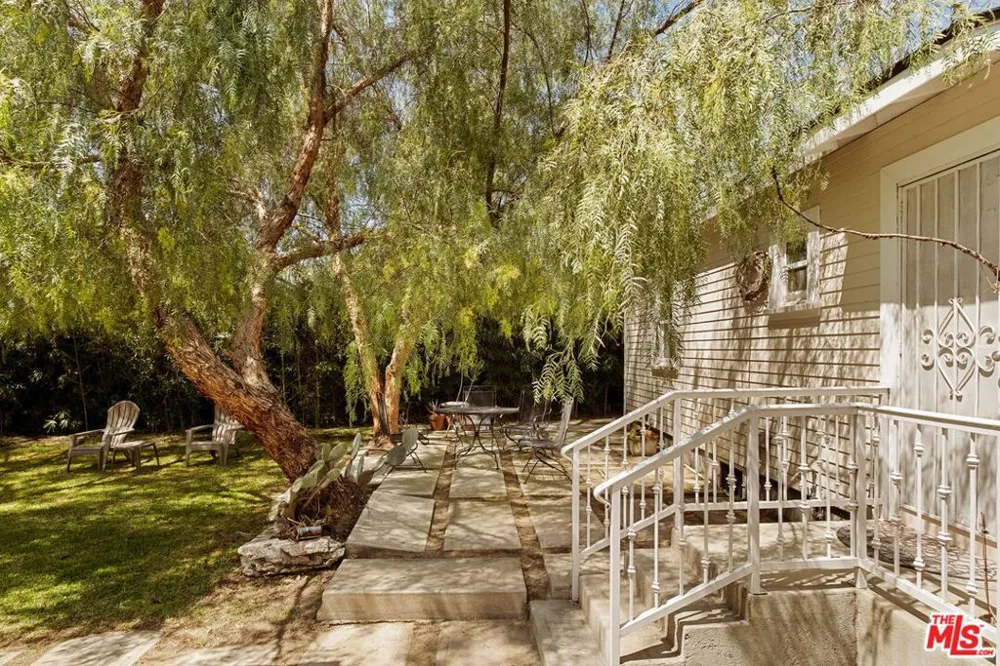 1590 Glen Aylsa Avenue Los Angeles, CA 90041