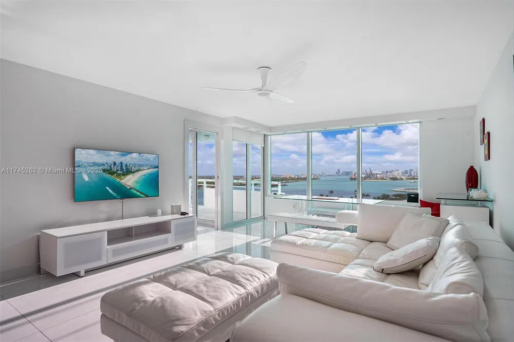 400 S Pointe Dr #1501 Miami Beach, FL 33139