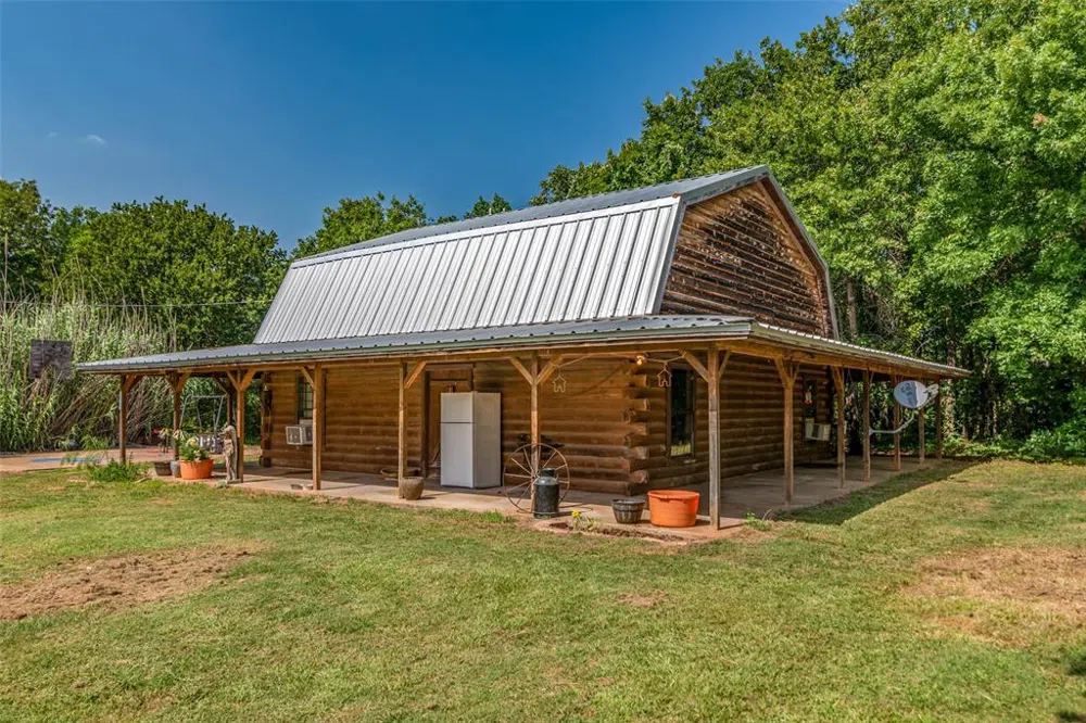 692 Private Road 123