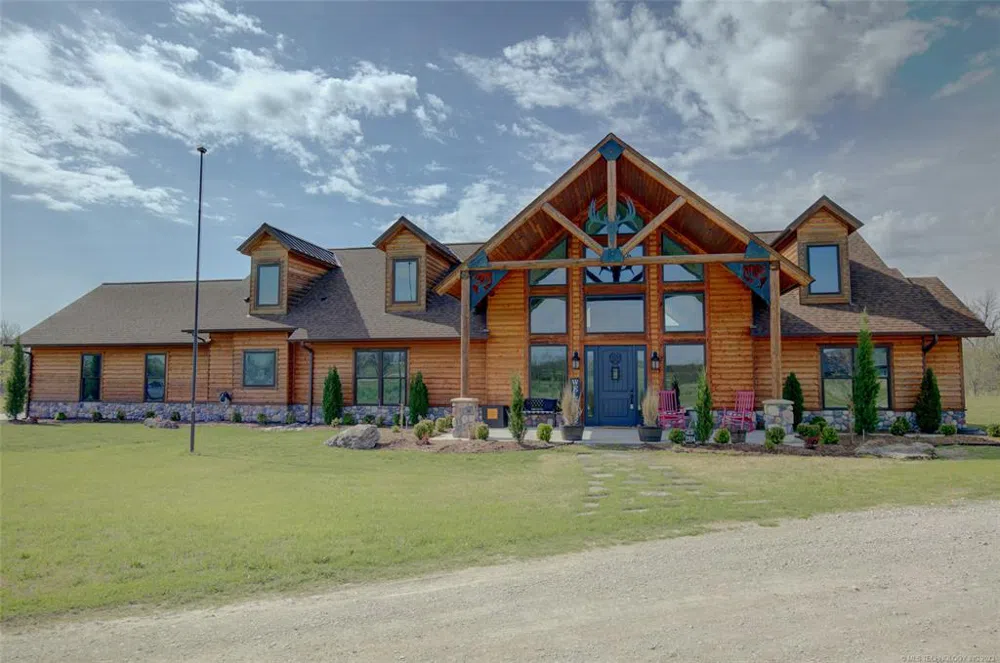 2394 E 171st Street S