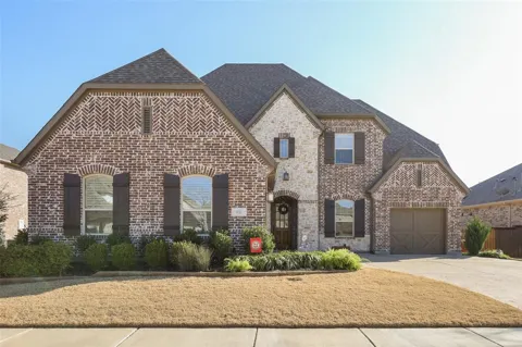 931 Greenbriar Lane