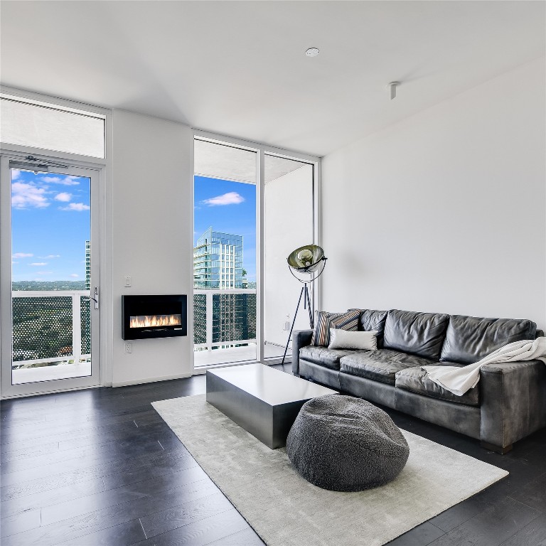 301 West Avenue #3008