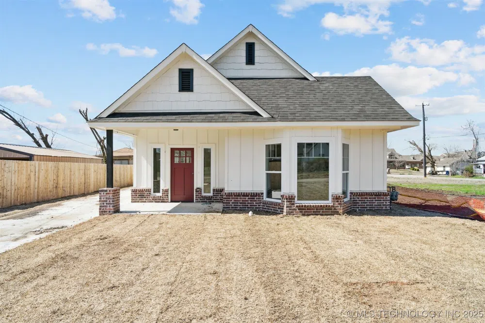 303 S Choctaw Avenue