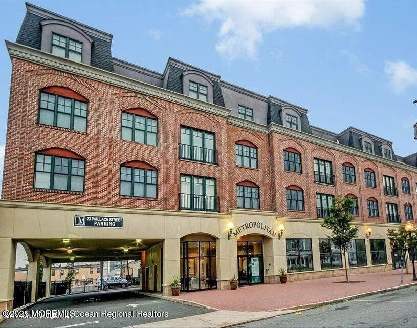 23 Wallace Street #205