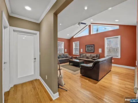 169 Livingston Street