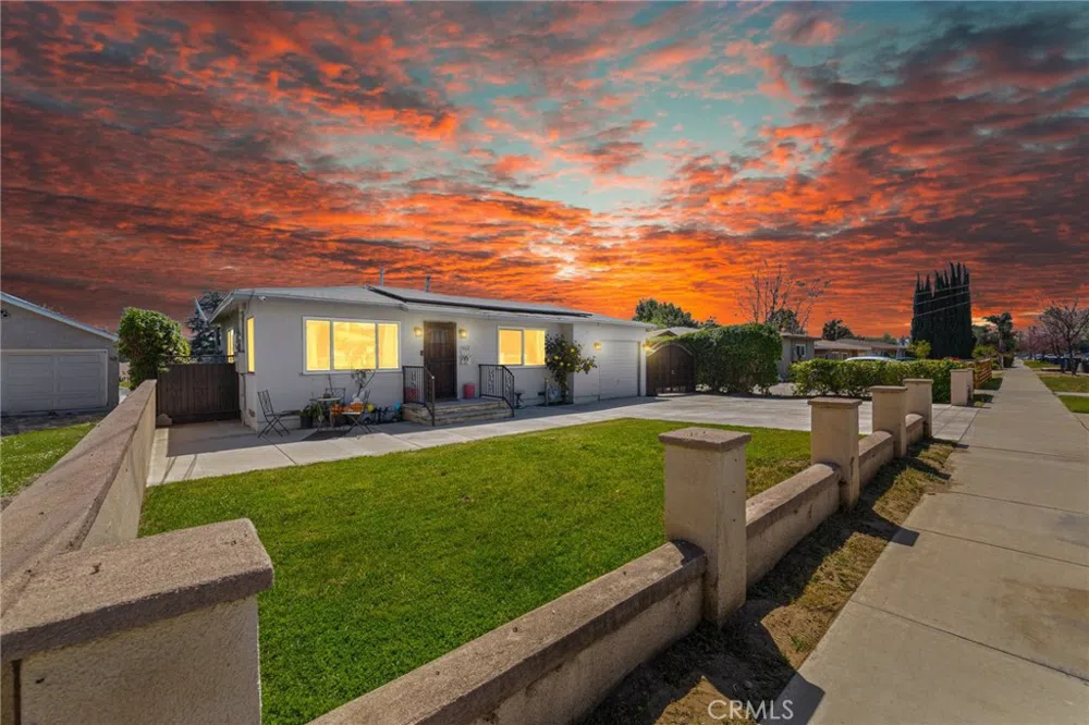 302 E Francis Street