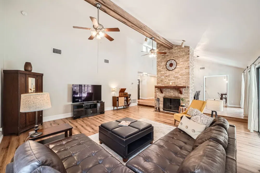 1209 Knollpark Circle