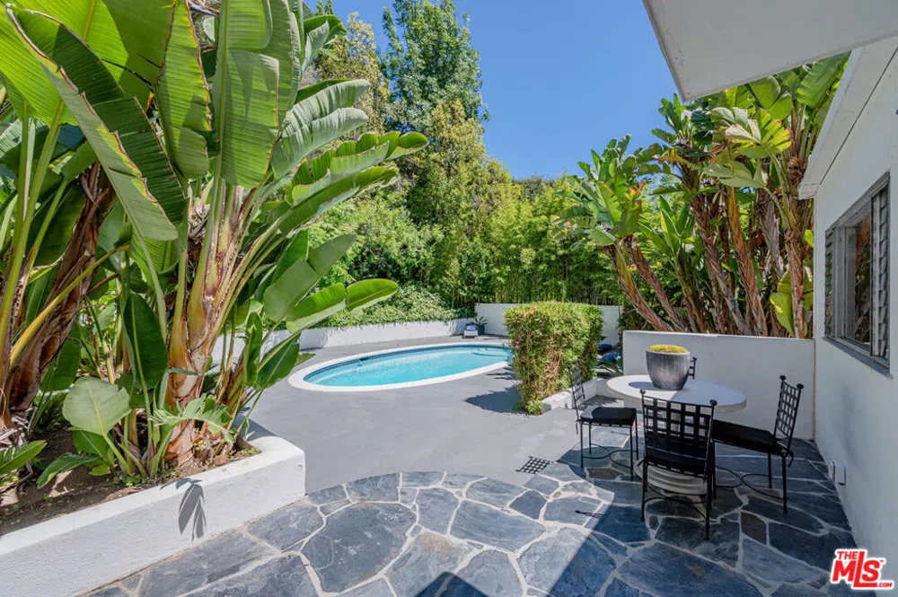 1264 BENEDICT CANYON DRIVE Beverly Hills, CA 90210