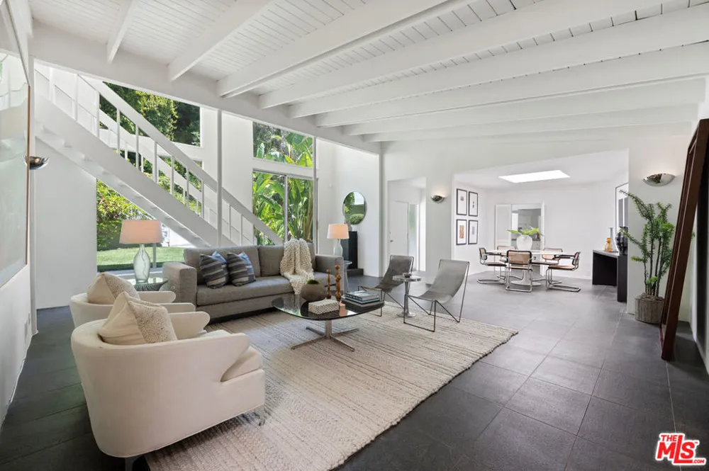 1264 BENEDICT CANYON DRIVE Beverly Hills, CA 90210