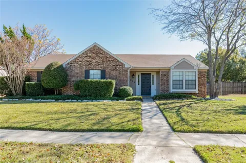 927 Redcedar Way