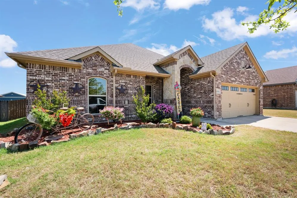 810 Carmen Ana Avenue