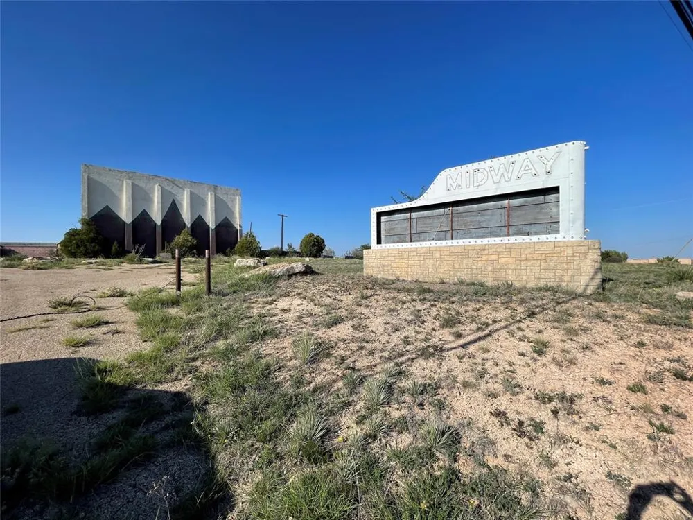 3212 W Broadway Street