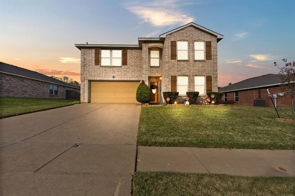 939 Medina Drive Arlington, TX 76017