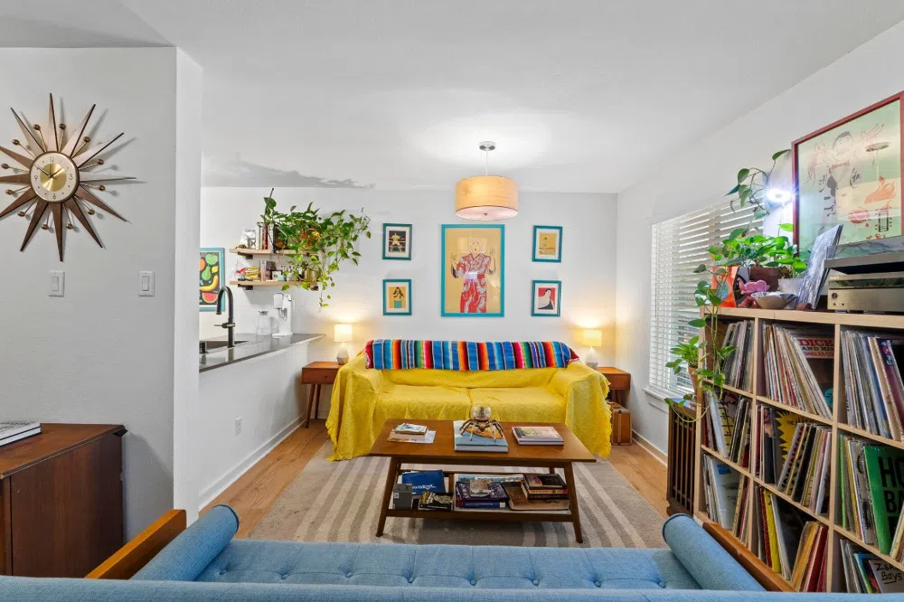 300 E Croslin Street #111