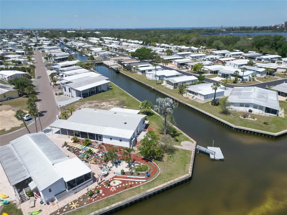 131 E SAINT ANNES CIRCLE