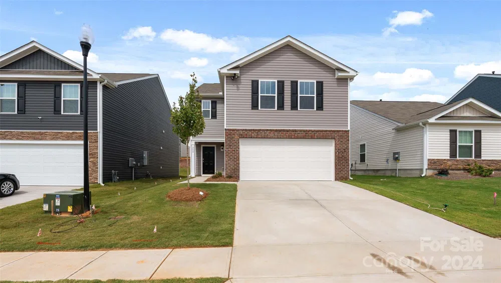 27 Lillian Lane Hendersonville, NC 28792