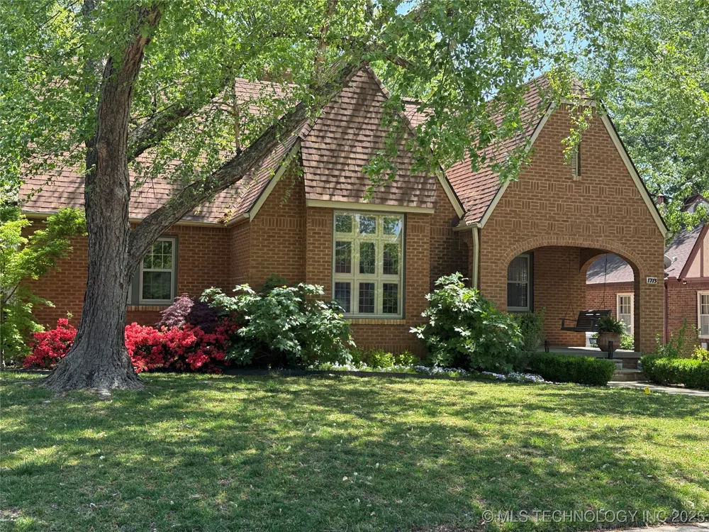 1715 S Delaware Place