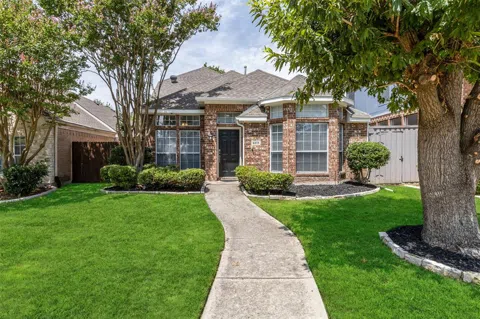 6813 Saddletree Trail